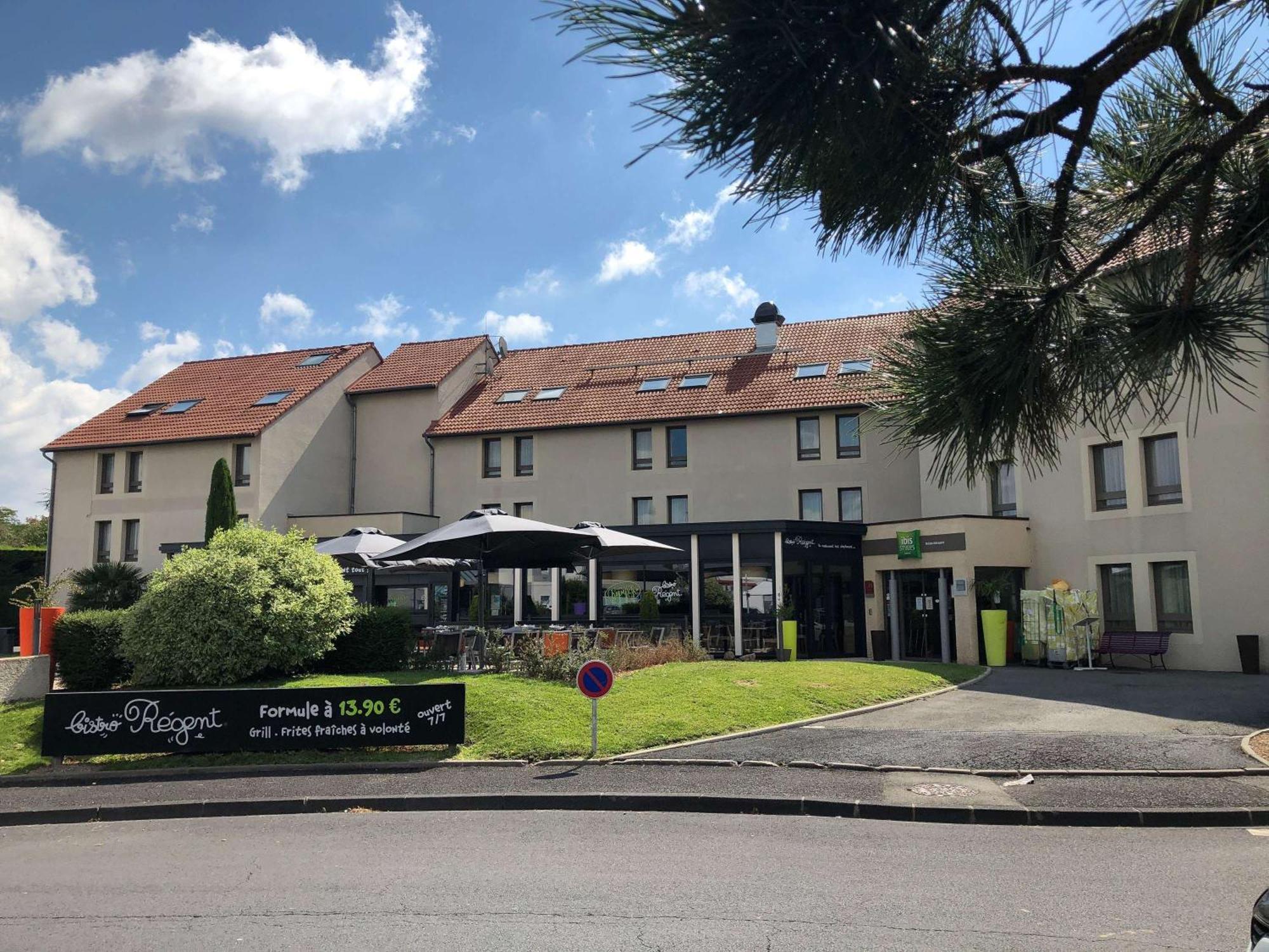 Hotel ibis Styles Clermont-Ferrand Aéroport Exterior foto
