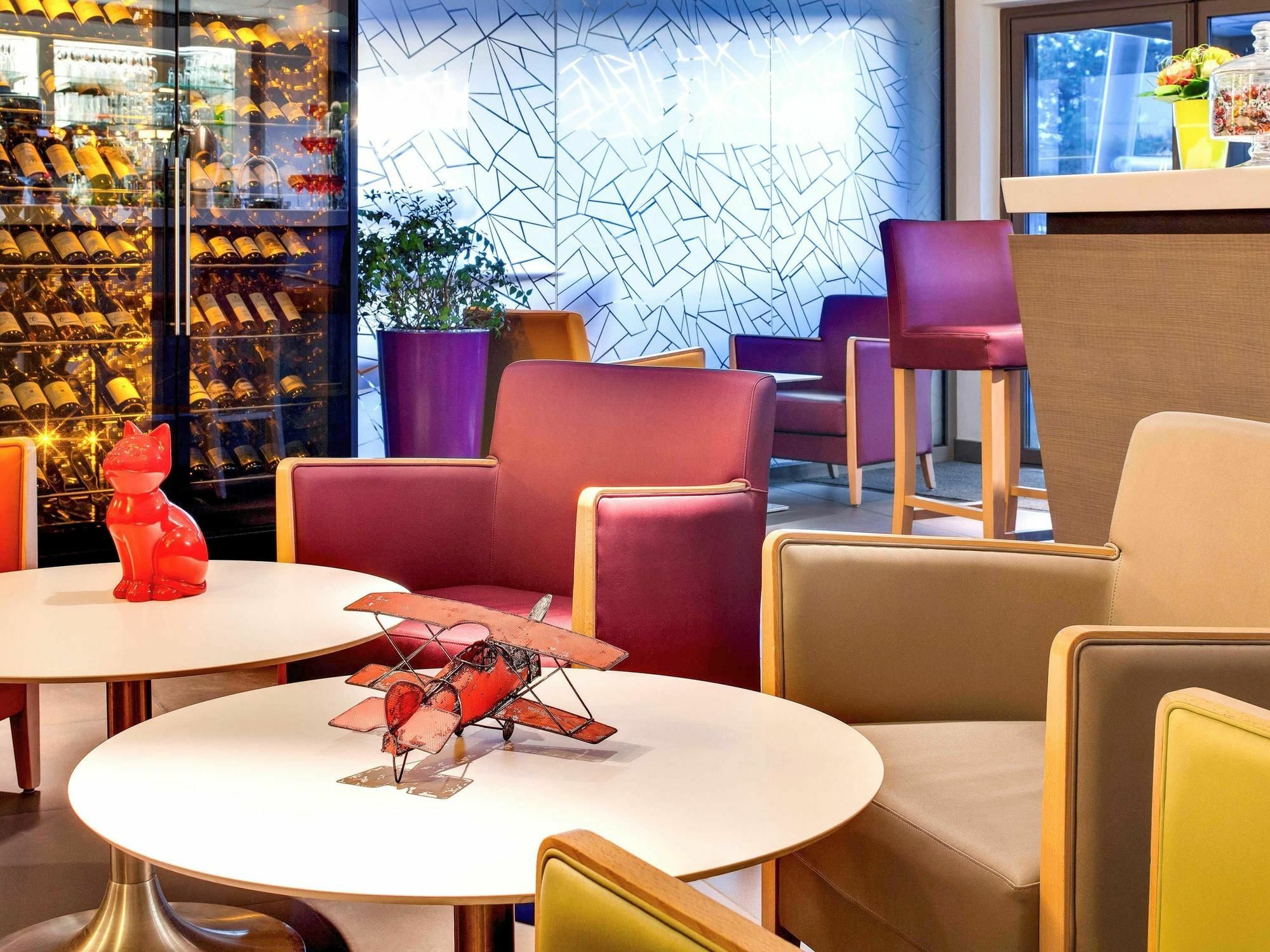 Hotel ibis Styles Clermont-Ferrand Aéroport Exterior foto